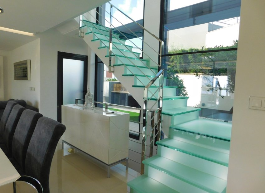 Resale - Detached House / Villa -
San Miguel de Salinas