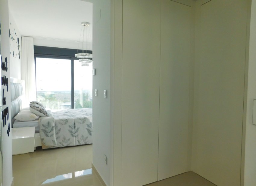 Resale - Detached House / Villa -
San Miguel de Salinas