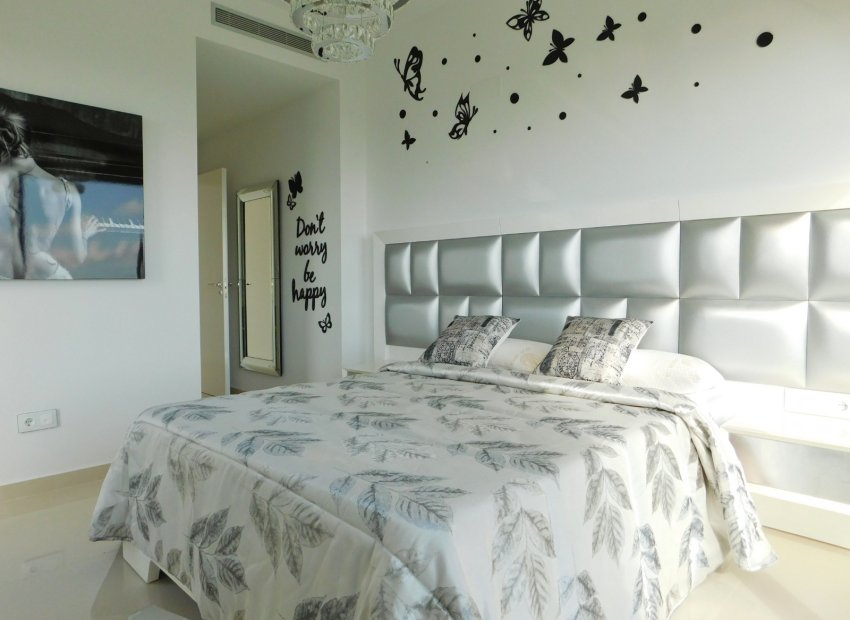 Resale - Detached House / Villa -
San Miguel de Salinas