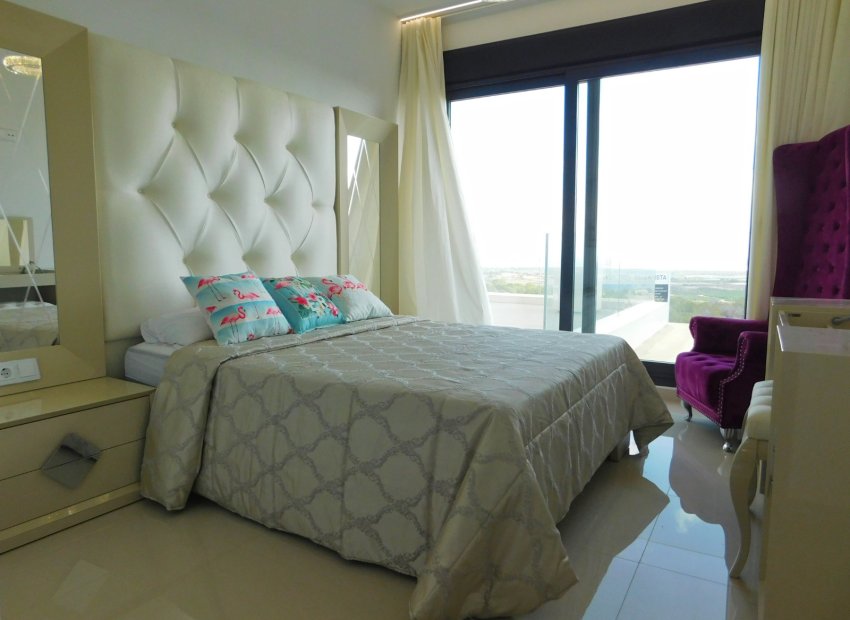 Resale - Detached House / Villa -
San Miguel de Salinas