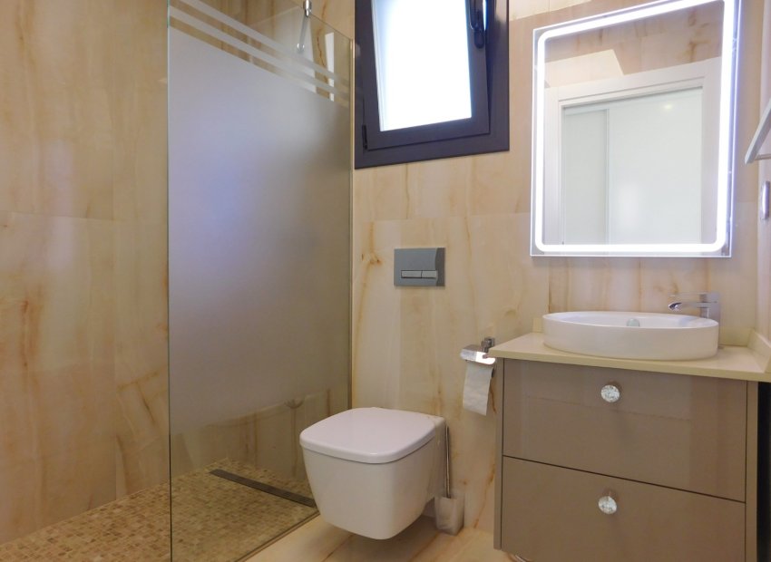 Resale - Detached House / Villa -
San Miguel de Salinas