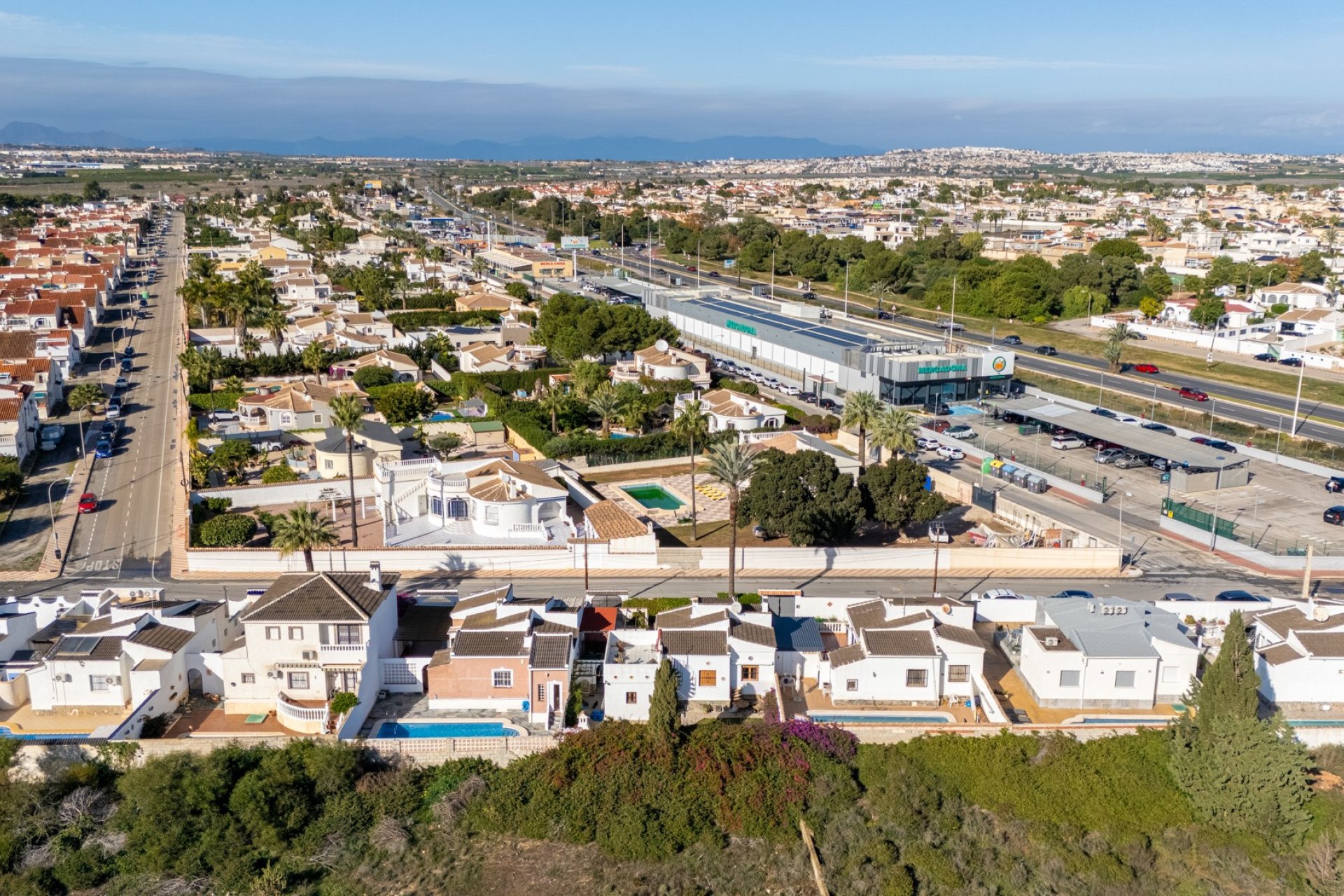 Resale - Detached House / Villa -
Torrevieja - Urbanización San Luis