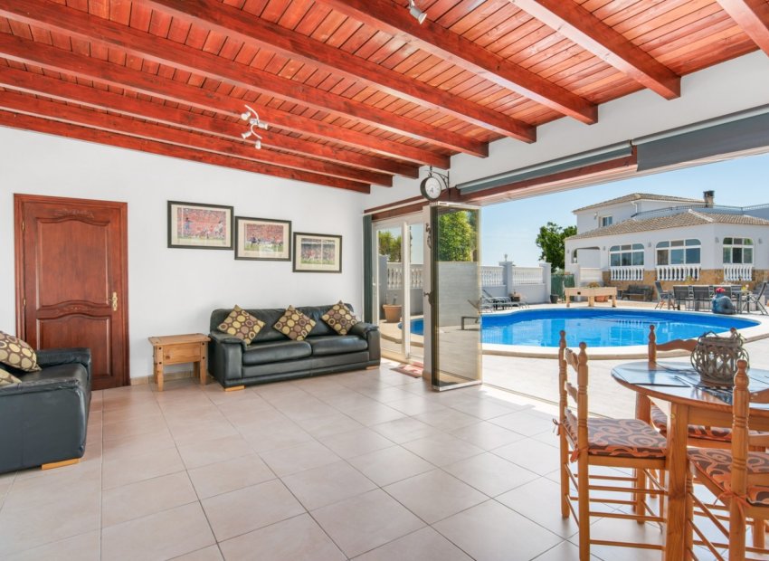Resale - Finca   -
Catral