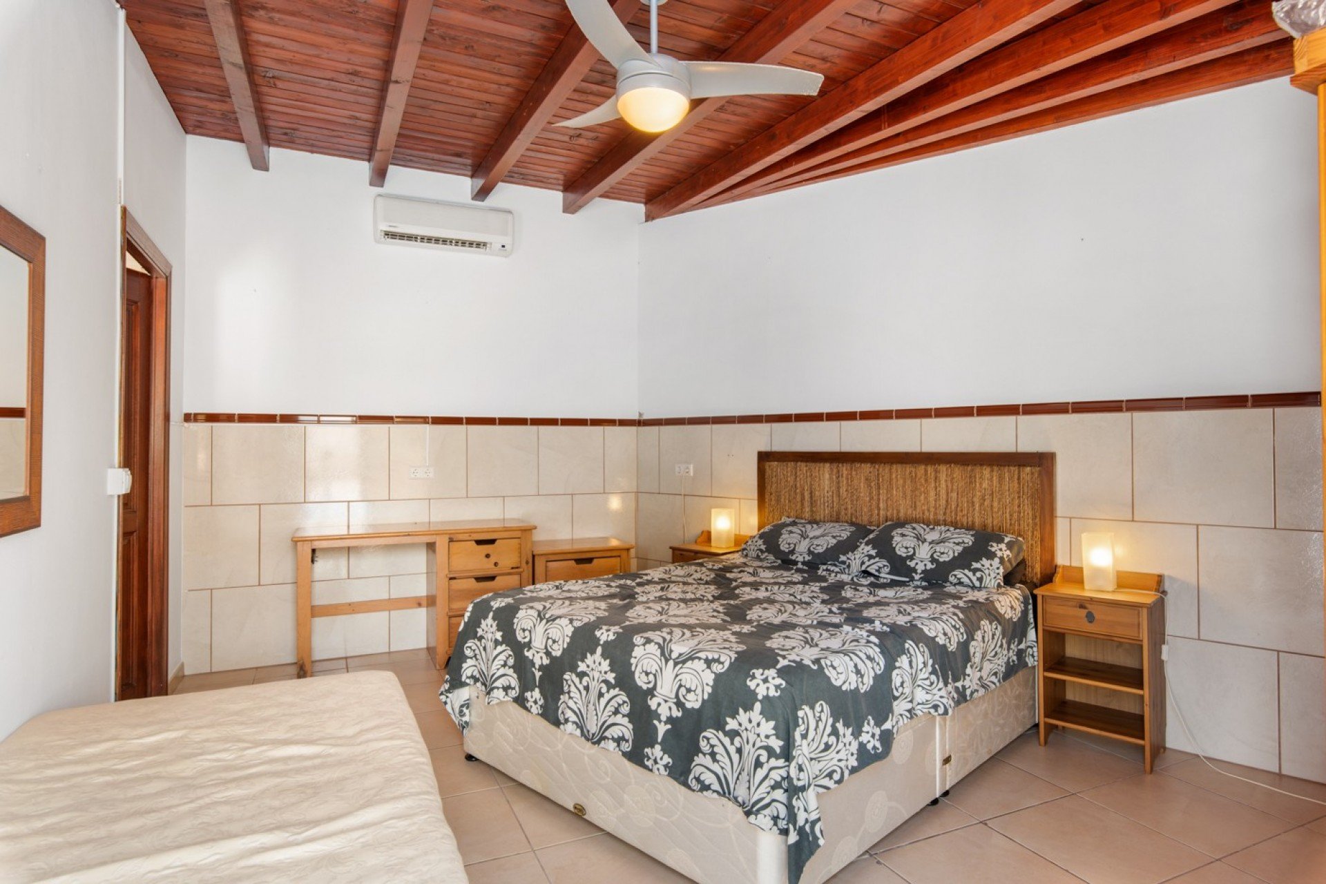 Resale - Finca   -
Catral
