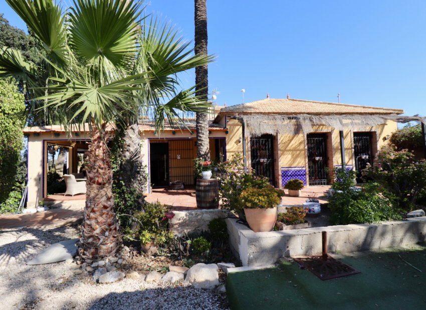 Resale - Finca   -
Ciudad Quesada - Rojales - Heredades