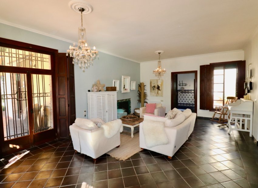 Resale - Finca   -
Ciudad Quesada - Rojales - Heredades