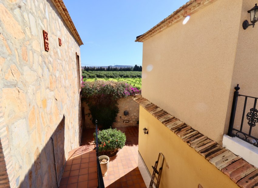 Resale - Finca   -
Ciudad Quesada - Rojales - Heredades