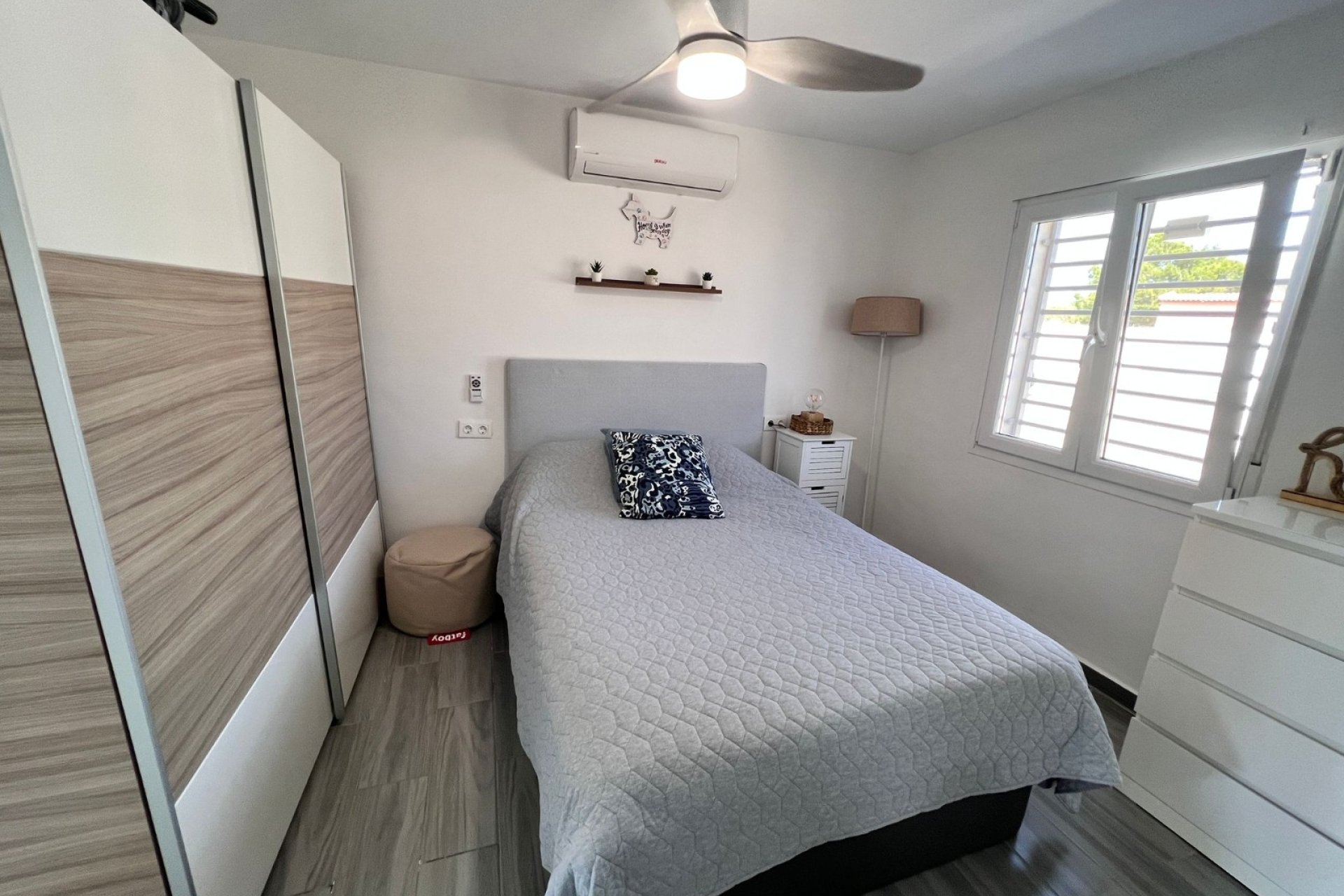 Resale - Finca   -
Elche - La Marina