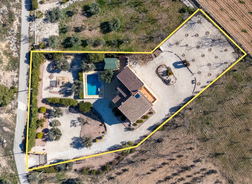 Resale - Finca   -
La Zarza