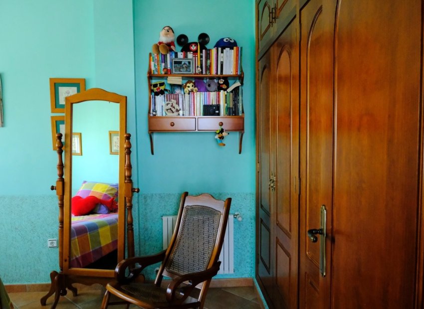 Resale - Finca   -
Orihuela