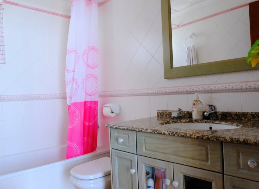 Resale - Finca   -
Orihuela