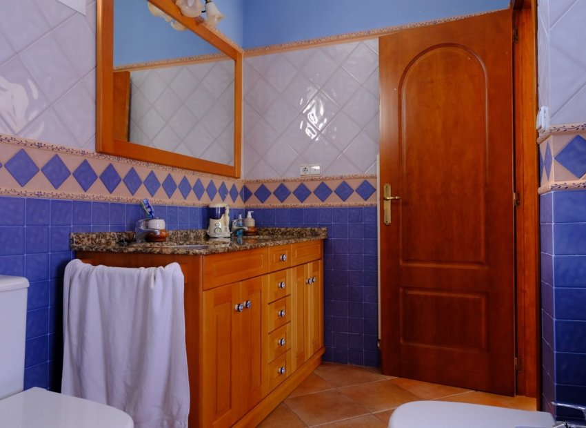 Resale - Finca   -
Orihuela