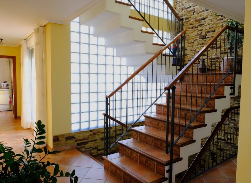 Resale - Finca   -
Orihuela