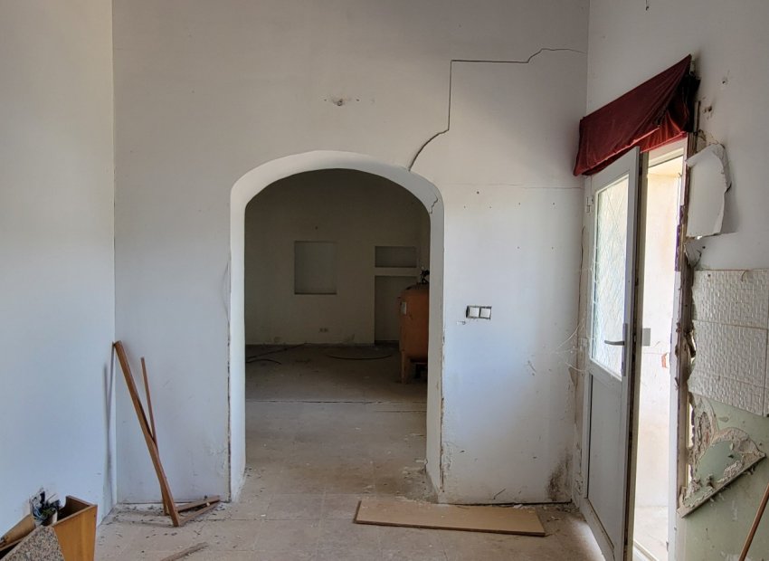 Resale - Finca   -
Torremendo