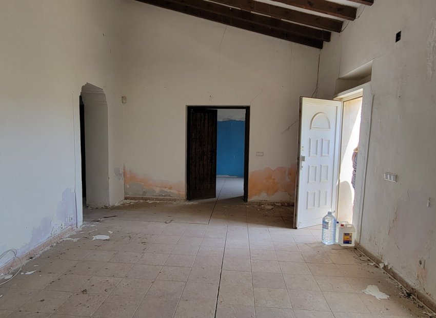 Resale - Finca   -
Torremendo