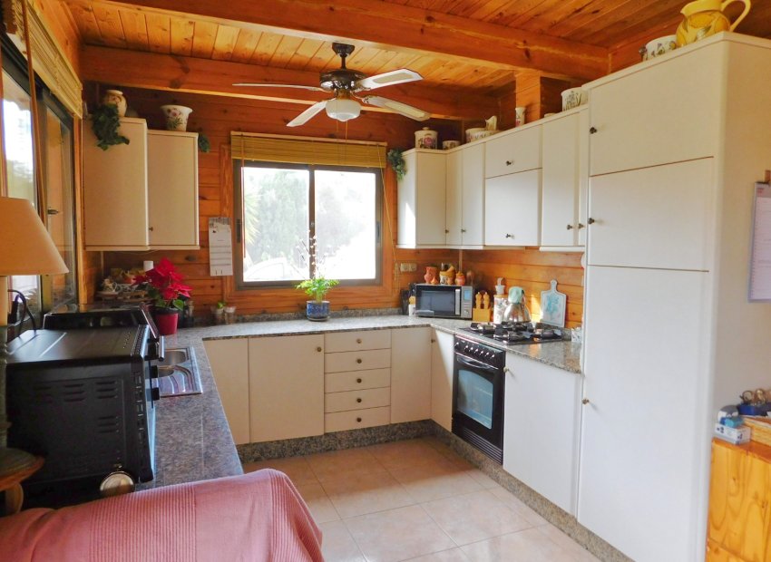 Resale - Finca   -
Torremendo