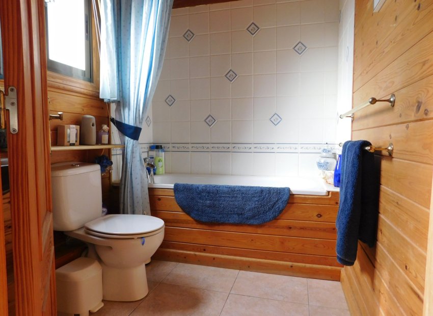 Resale - Finca   -
Torremendo