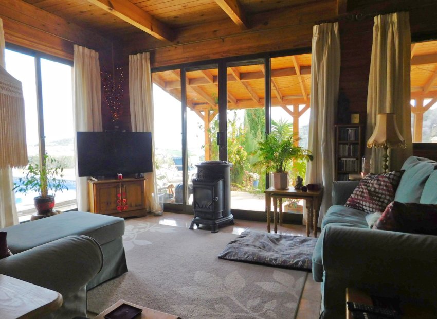 Resale - Finca   -
Torremendo