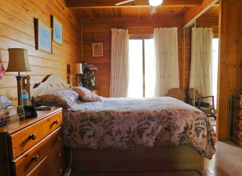 Resale - Finca   -
Torremendo