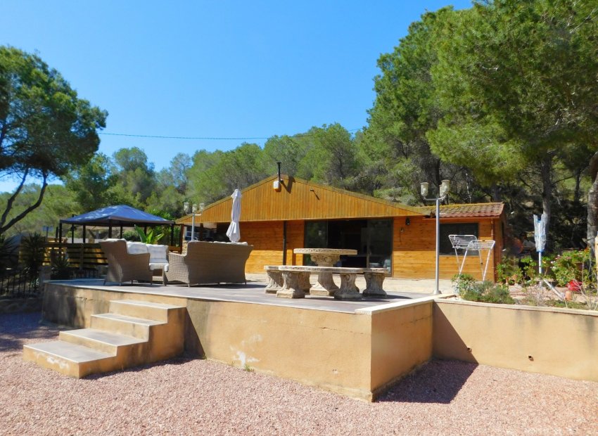 Resale - Finca   -
Torremendo