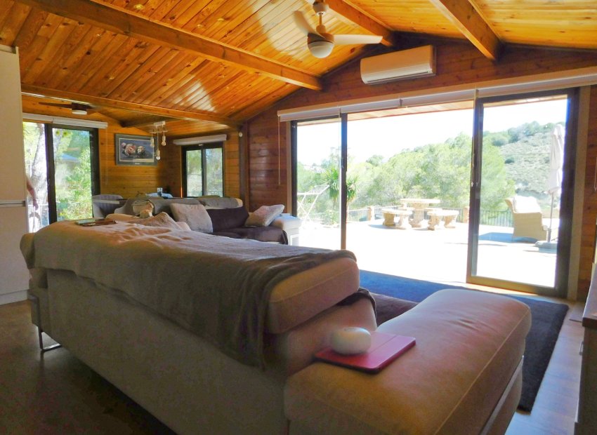 Resale - Finca   -
Torremendo