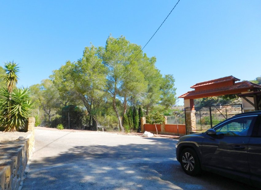 Resale - Finca   -
Torremendo