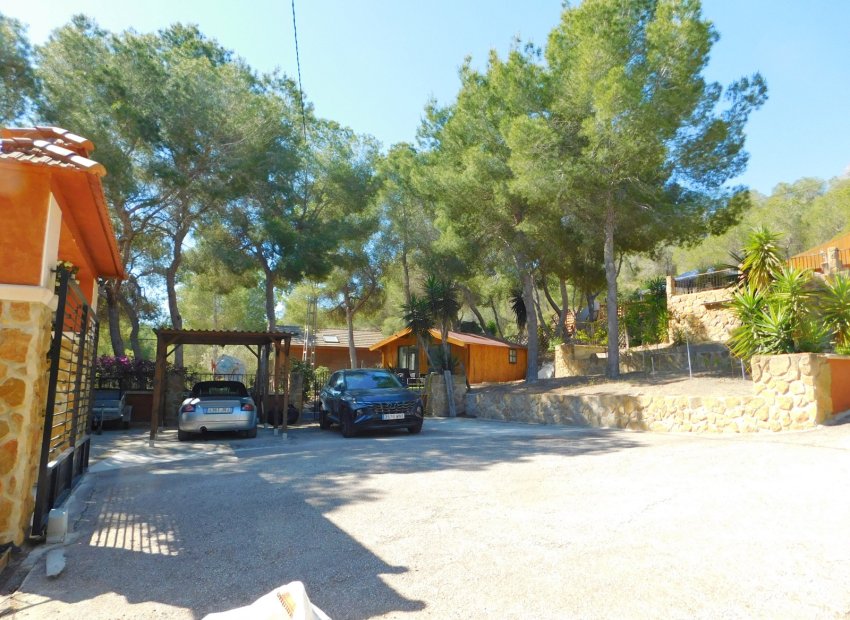Resale - Finca   -
Torremendo