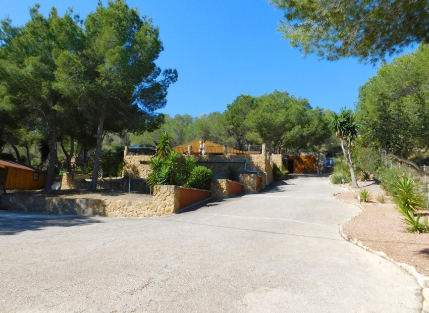 Resale - Finca   -
Torremendo
