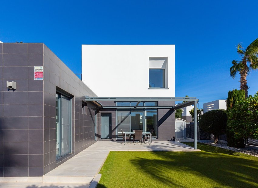 Resale - House -
Algorfa - La Finca Golf