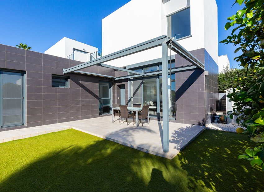 Resale - House -
Algorfa - La Finca Golf