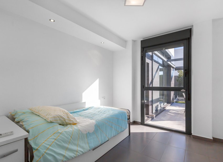 Resale - House -
Algorfa - La Finca Golf