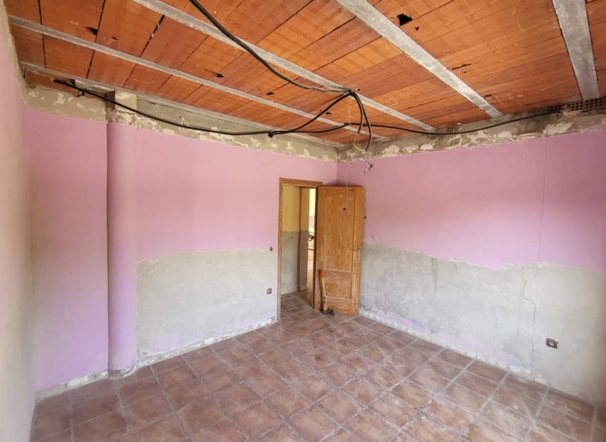 Resale - Renovation -
Elche - La Hoya