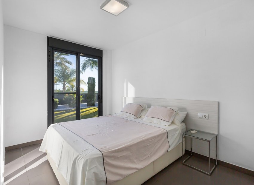 Resale - Semi - Detached Villa -
Algorfa - La Finca Golf