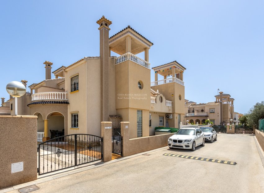 Resale - Semi - Detached Villa -
Guardamar del Segura - El Raso