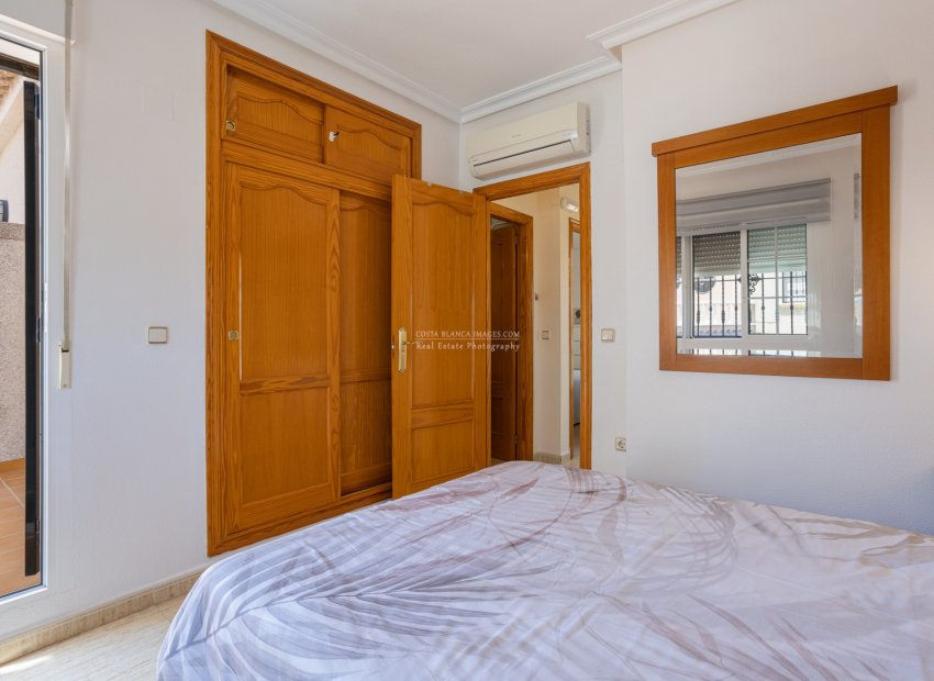 Resale - Semi - Detached Villa -
Guardamar del Segura - El Raso