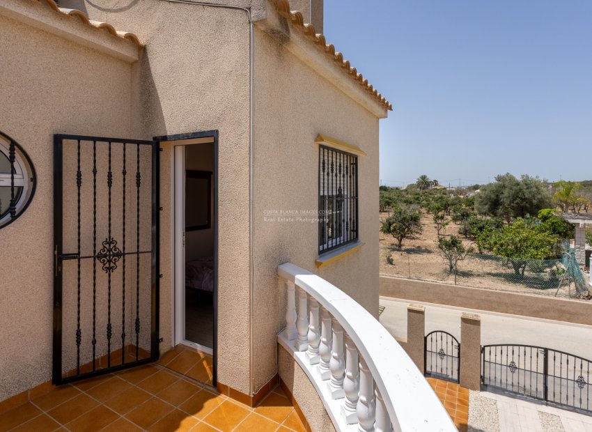 Resale - Semi - Detached Villa -
Guardamar del Segura - El Raso