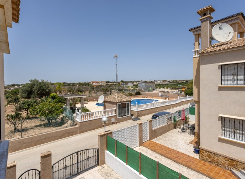 Resale - Semi - Detached Villa -
Guardamar del Segura - El Raso