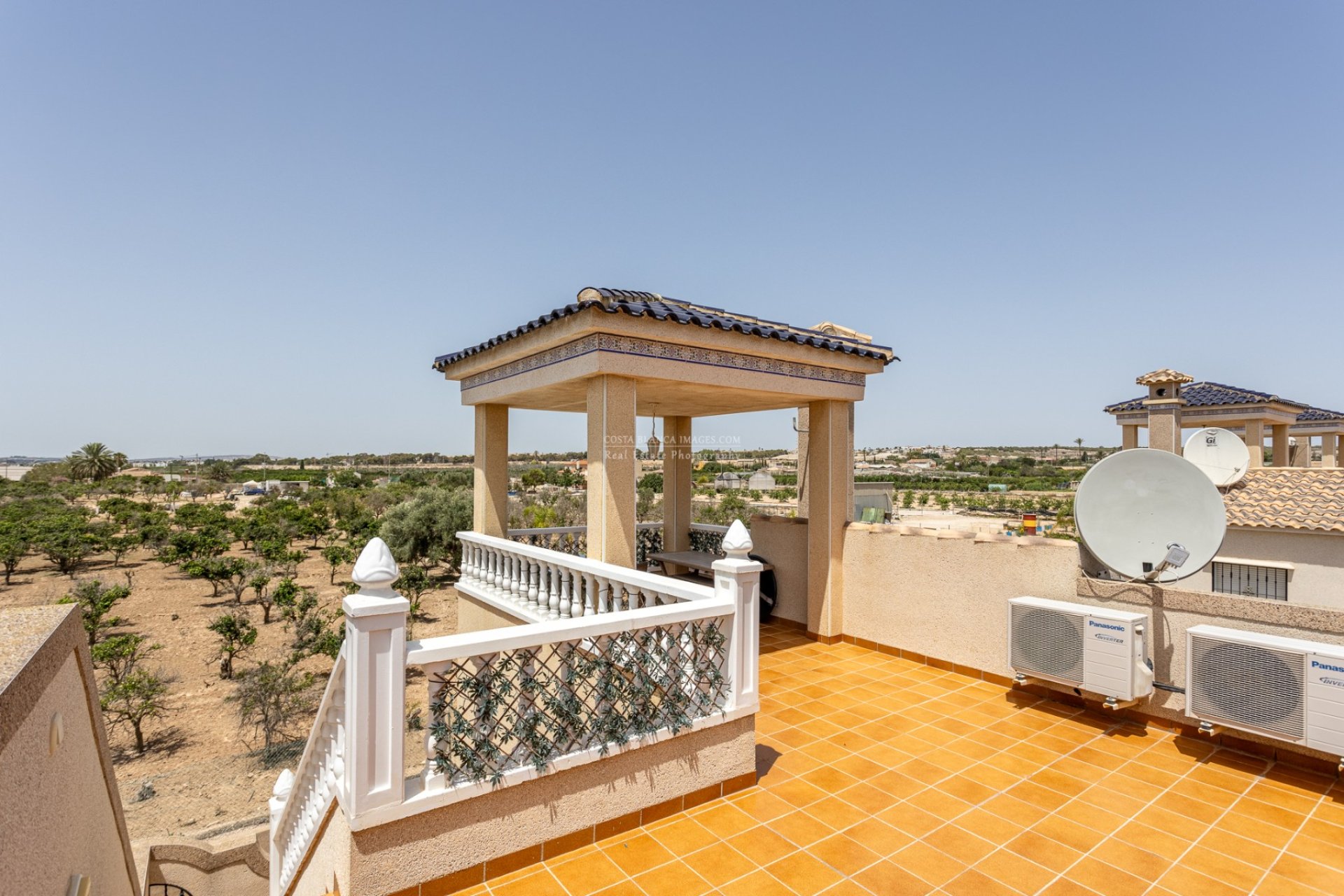 Resale - Semi - Detached Villa -
Guardamar del Segura - El Raso