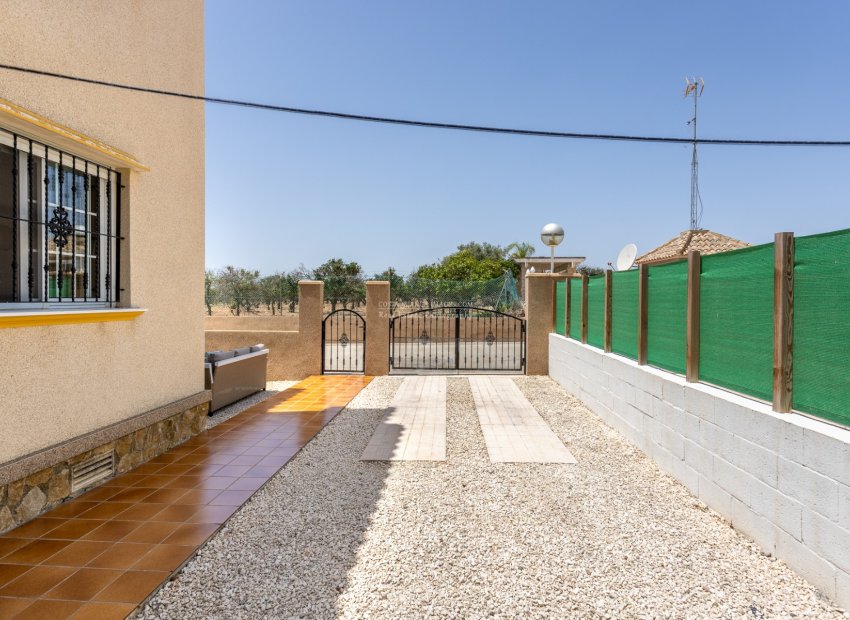 Resale - Semi - Detached Villa -
Guardamar del Segura - El Raso