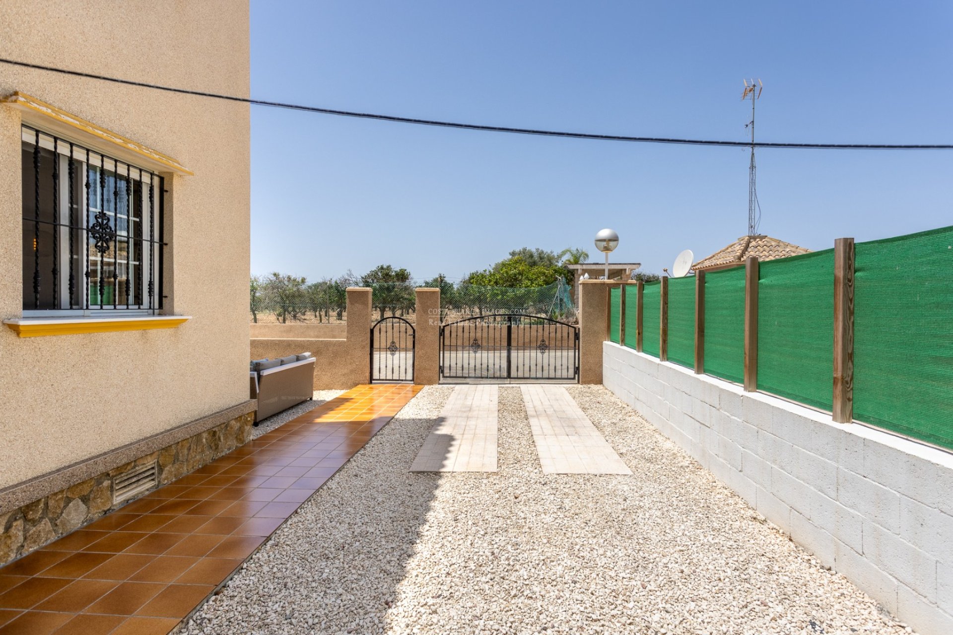 Resale - Semi - Detached Villa -
Guardamar del Segura - El Raso