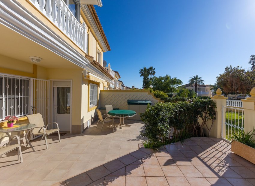 Resale - Semi - Detached Villa -
La Mata - Playa