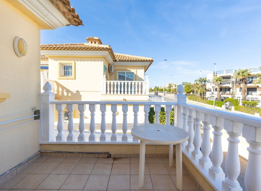 Resale - Semi - Detached Villa -
La Mata - Playa