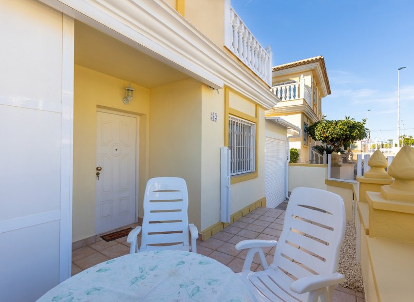 Resale - Semi - Detached Villa -
La Mata - Playa