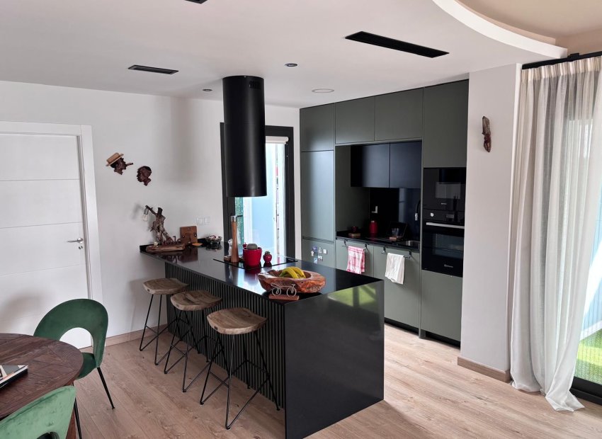 Resale - Semi - Detached Villa -
Los Montesinos - La Herada