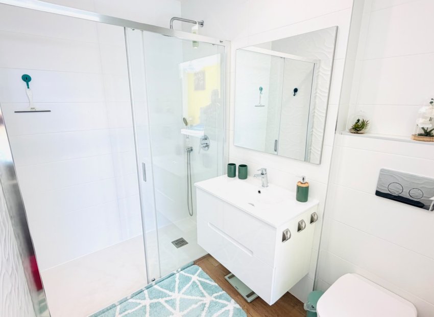 Resale - Semi - Detached Villa -
Los Montesinos - La Herada