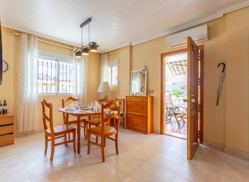 Resale - Semi - Detached Villa -
Orihuela Costa - La Zenia