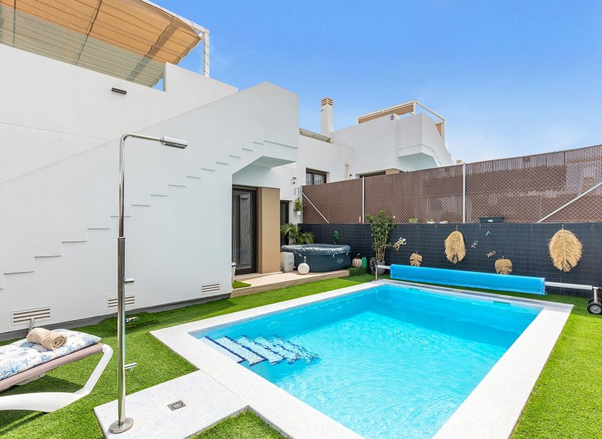 Resale - Semi - Detached Villa -
Orihuela Costa - Vistabella Golf