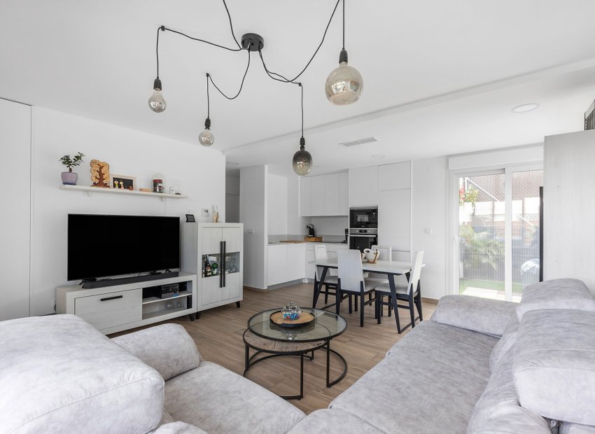 Resale - Semi - Detached Villa -
Orihuela Costa - Vistabella Golf