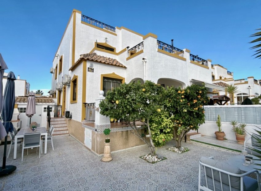 Resale - Semi - Detached Villa -
Orihuela - Desamparados - Hurchillo - Torremendo