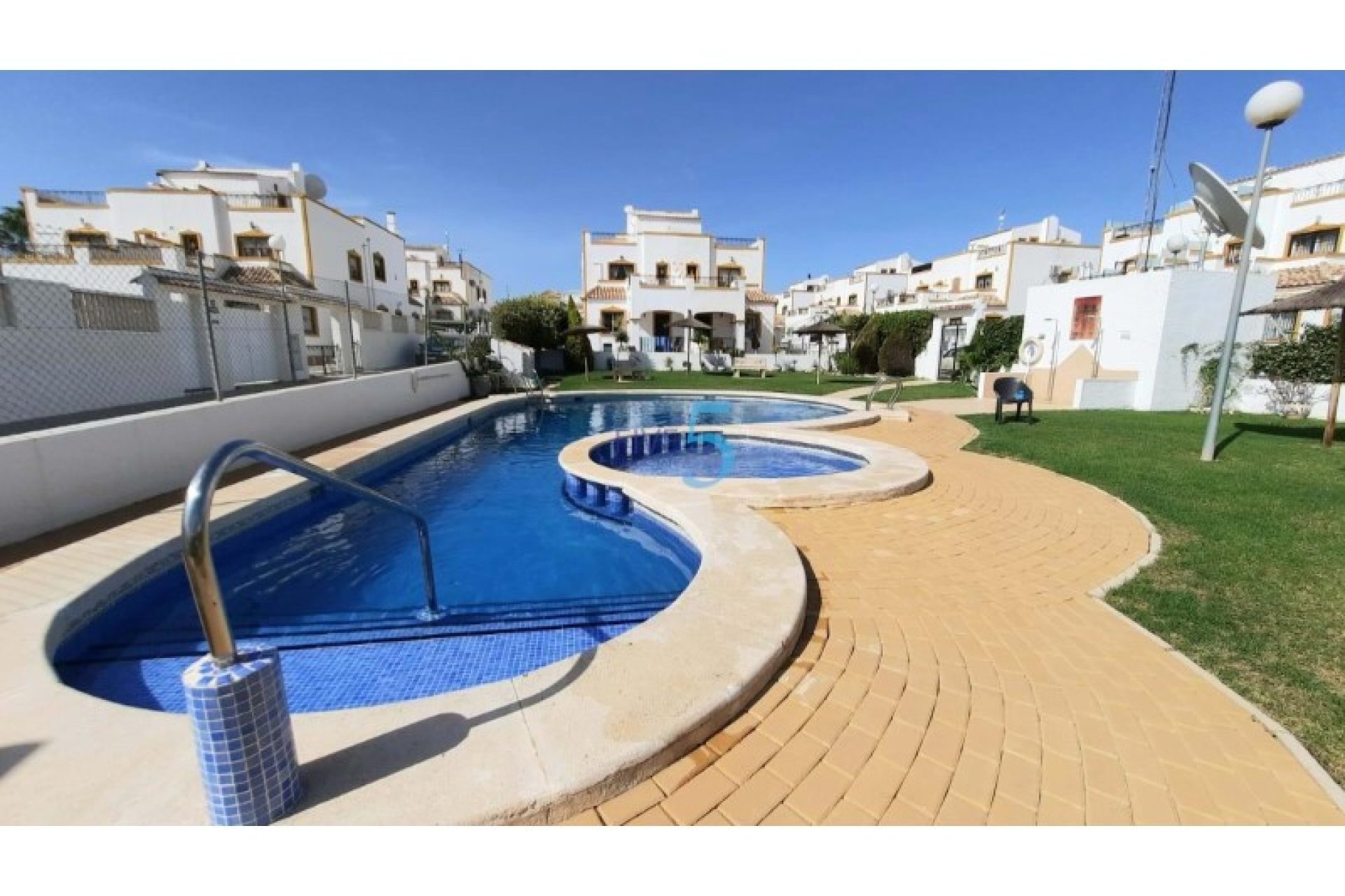 Resale - Semi - Detached Villa -
Orihuela - Desamparados - Hurchillo - Torremendo